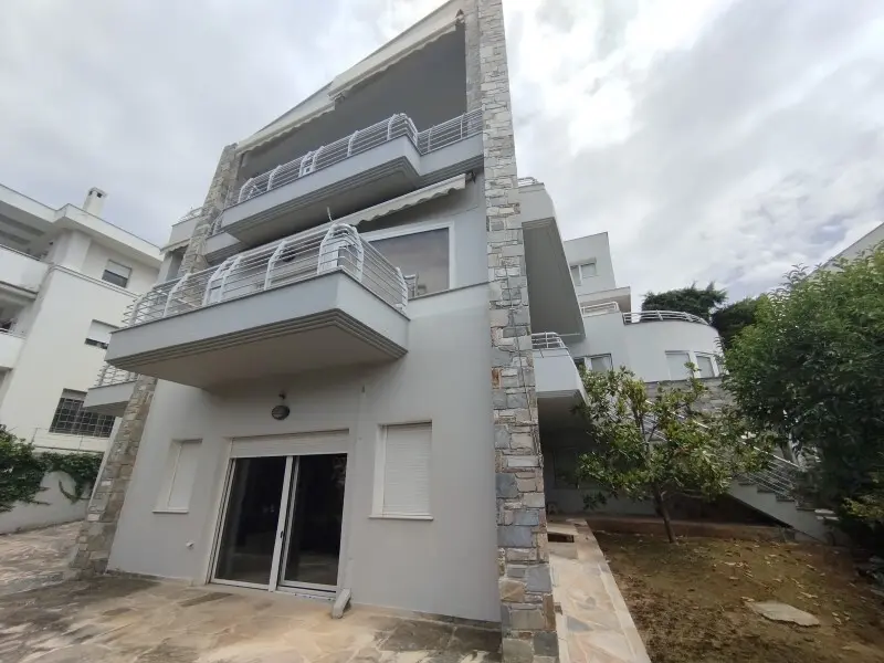 Detached House Of 474 M² In The Suburbs Of Thessaloniki