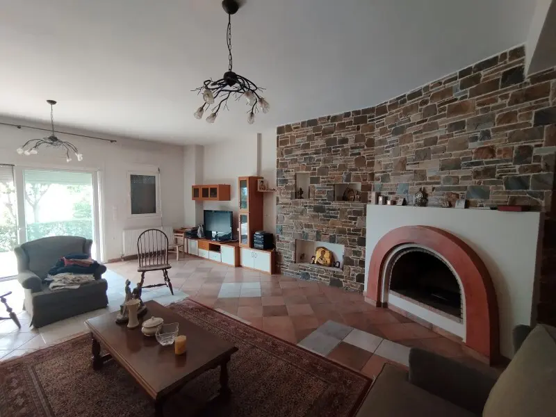 Detached House Of 474 M² In The Suburbs Of Thessaloniki