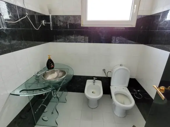 8-bedroom Detached House In Chortiatis, Greece (450 M²)