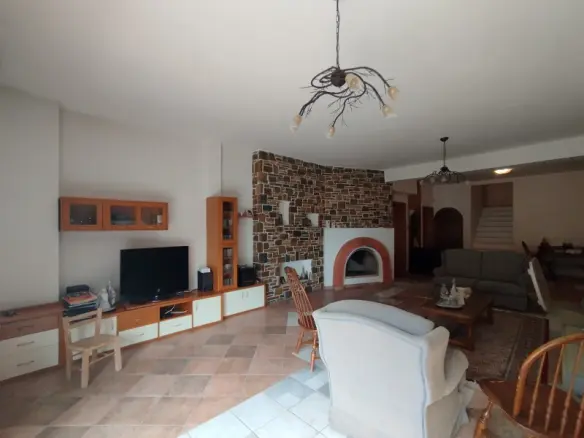 5-bedroom Detached House In Panorama, Greece (474 M²)