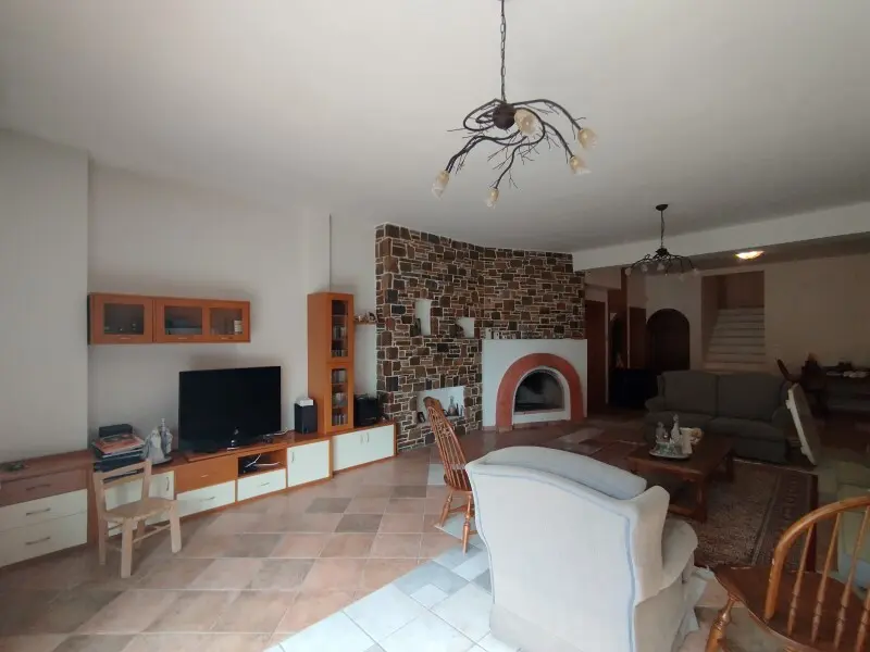 Detached House Of 474 M² In The Suburbs Of Thessaloniki