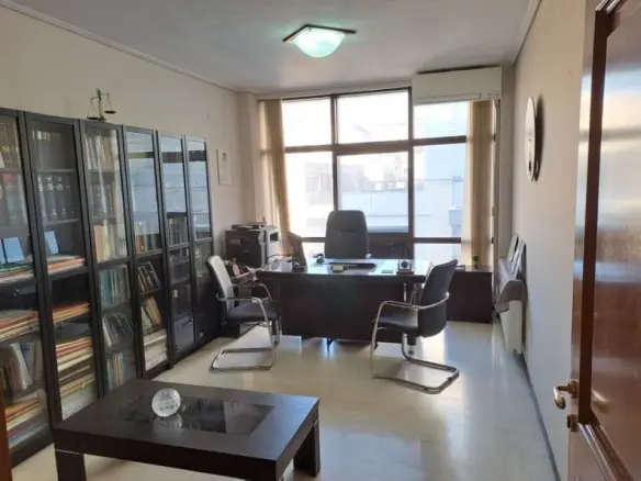 Commercial Property Of 39 M² In Thessaloniki