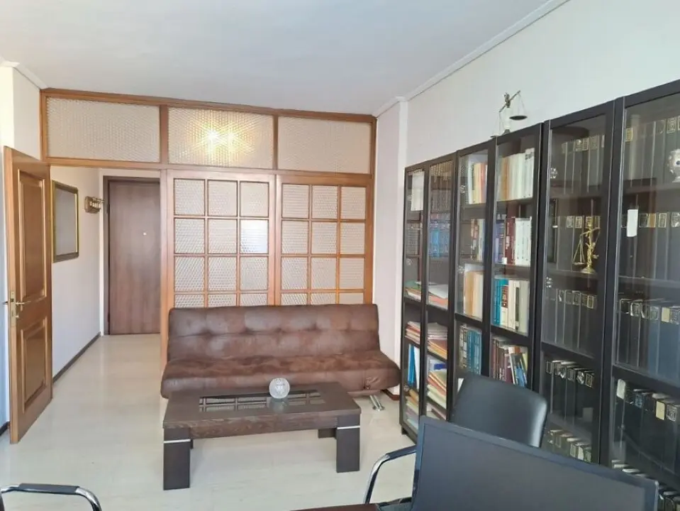 Commercial Property Of 39 M² In Thessaloniki