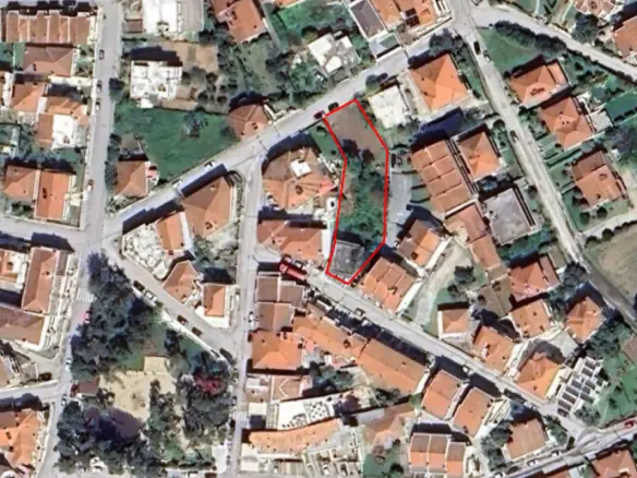 Land Of 949 M² In The Suburbs Of Thessaloniki