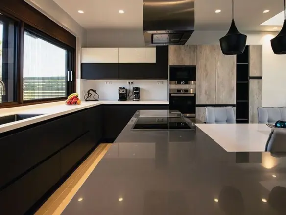 4-bedroom Villa In Mikra, Greece (250 M²)