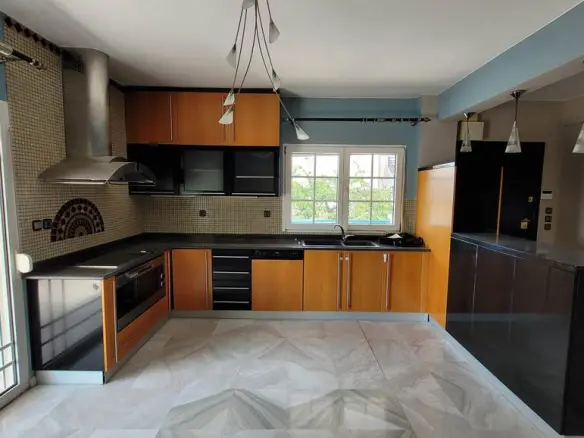 8-bedroom Detached House In Chortiatis, Greece (450 M²)