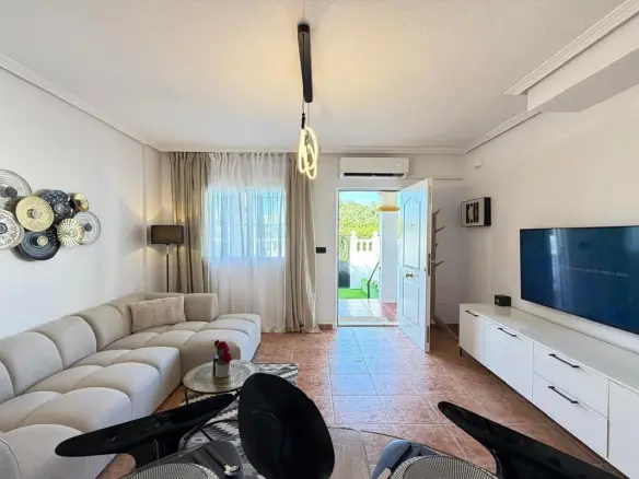 Town House Of 75 M² In Punta Prima, Spain