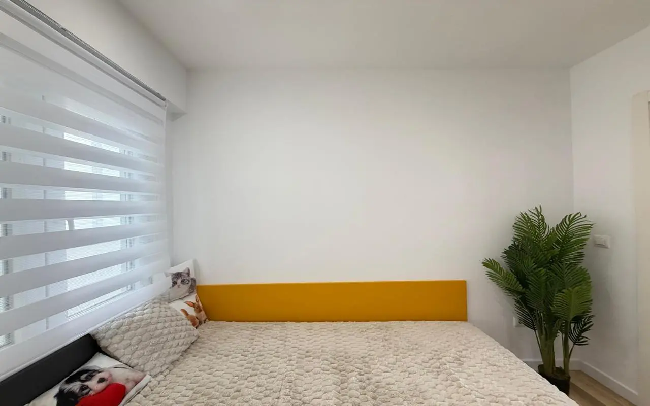 Apartment Of 98 M² With Balcony In Torrevieja, Spain