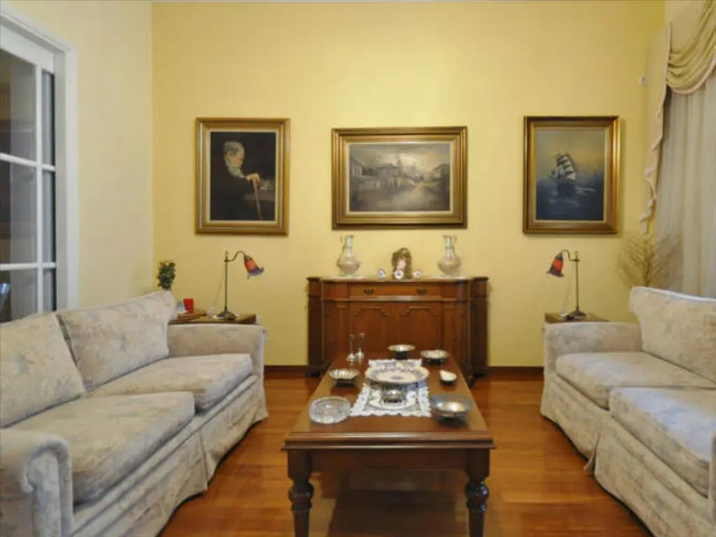Flat Of 150 M² In Athens