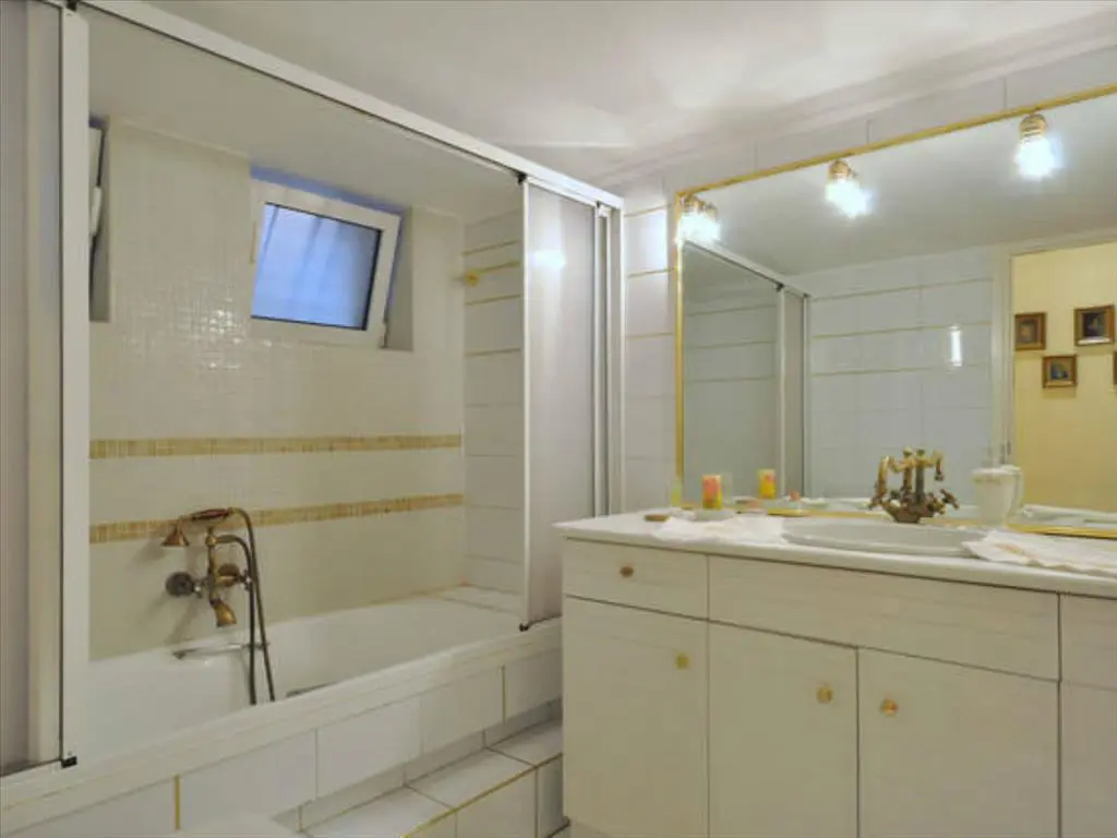 Flat Of 150 M² In Athens