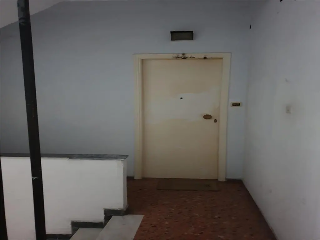 Building Of 590 M² In Athens