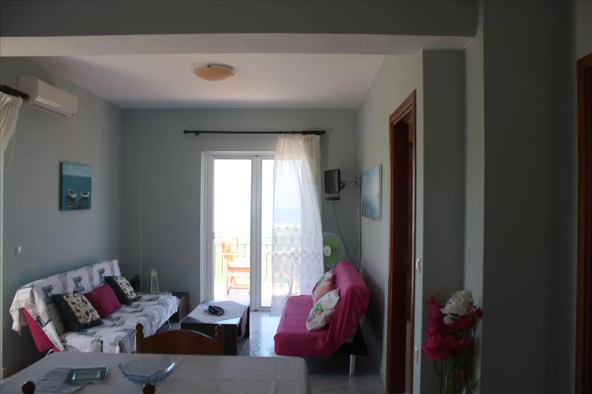 Hotel Of 256 M² In Crete