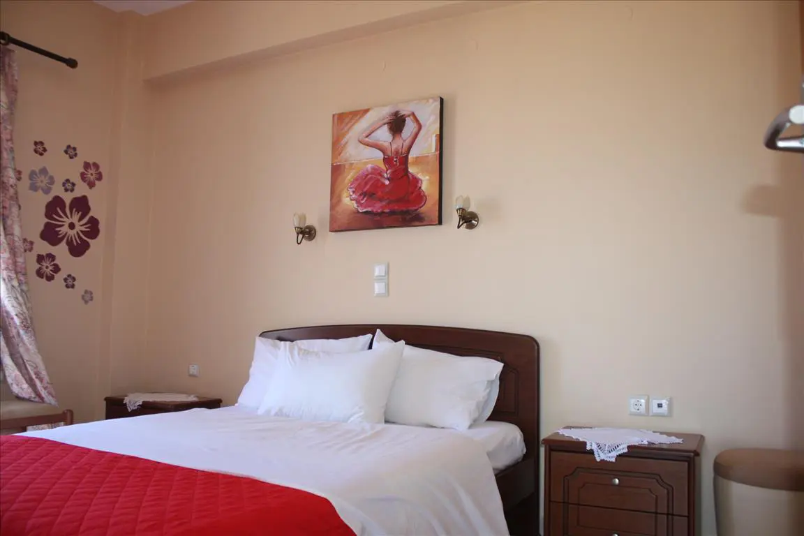 Hotel Of 256 M² In Crete