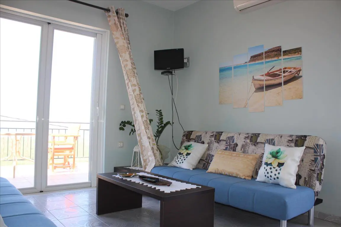 Hotel Of 256 M² In Crete