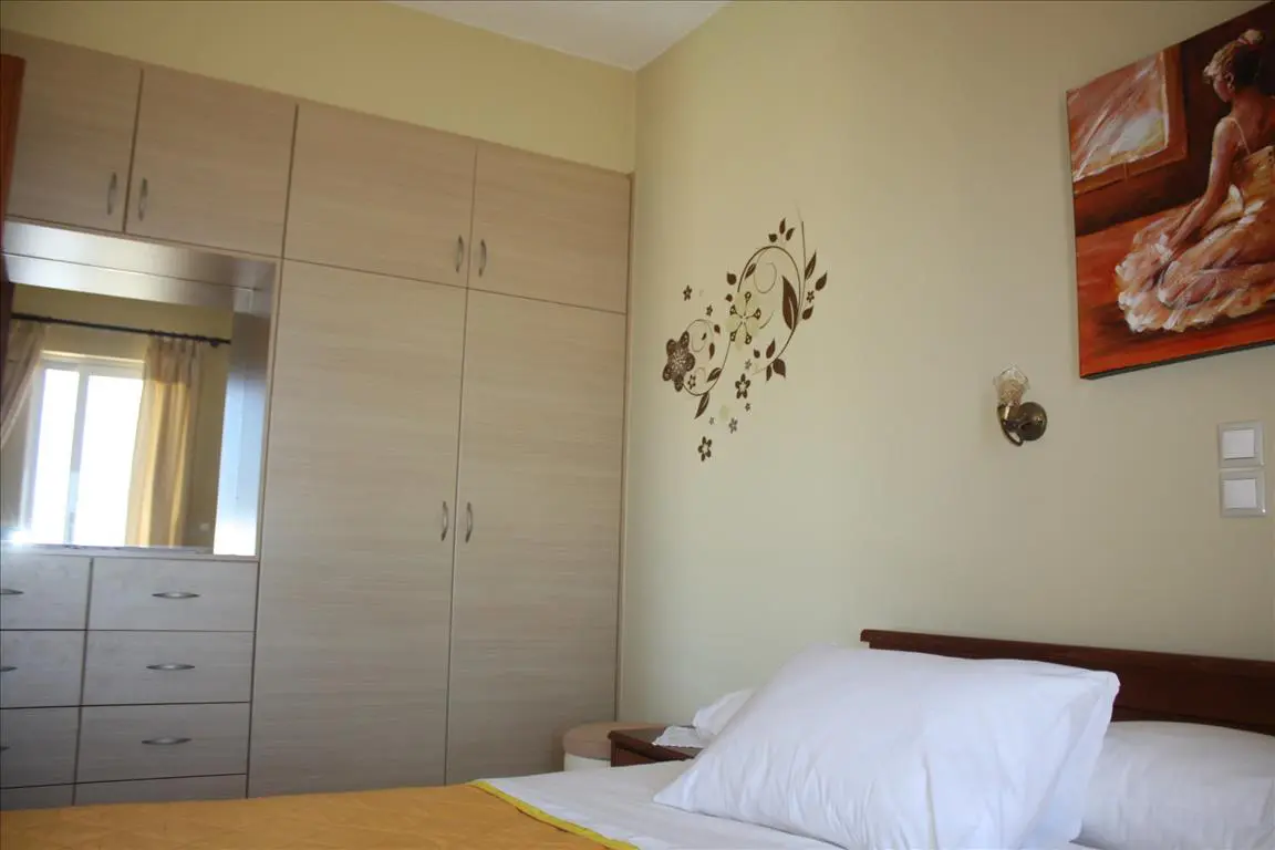 Hotel Of 256 M² In Crete