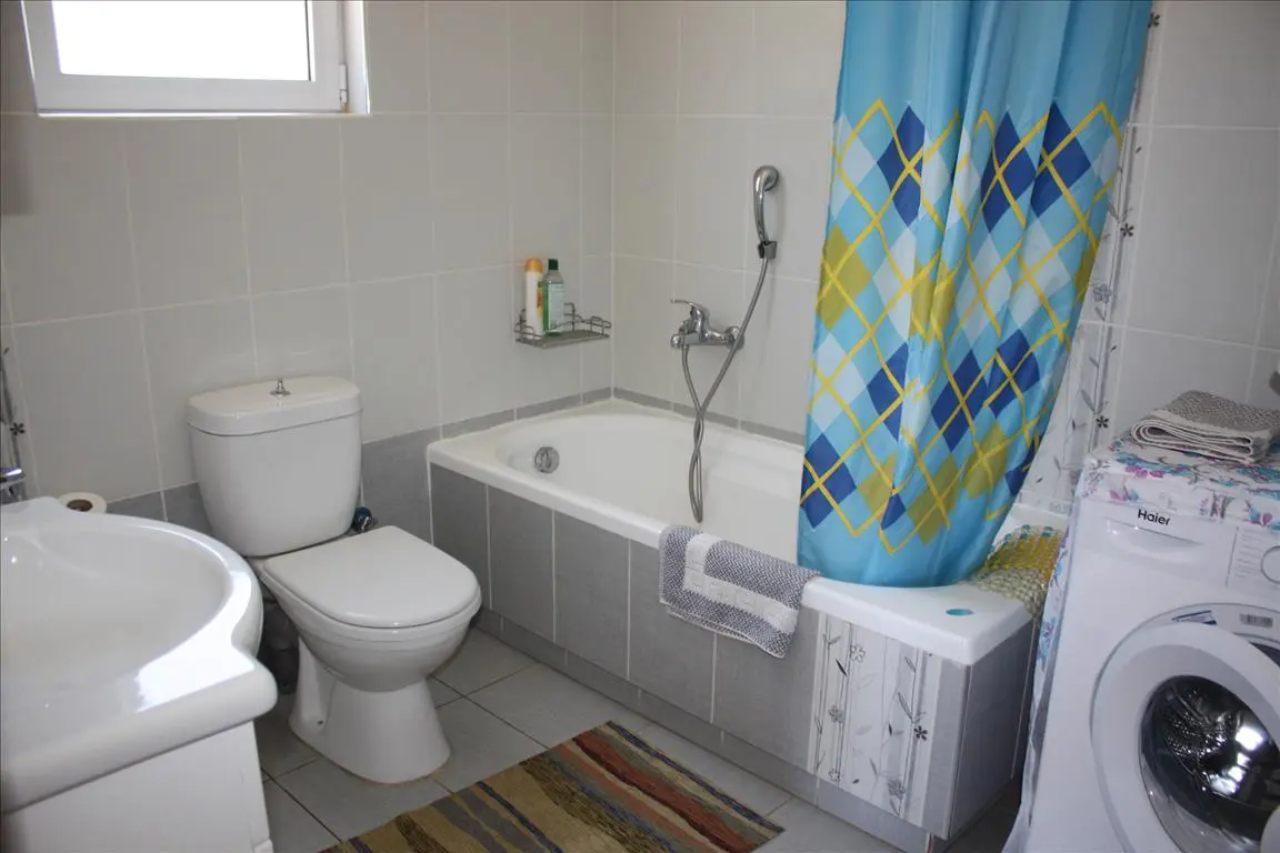Hotel Of 256 M² In Crete