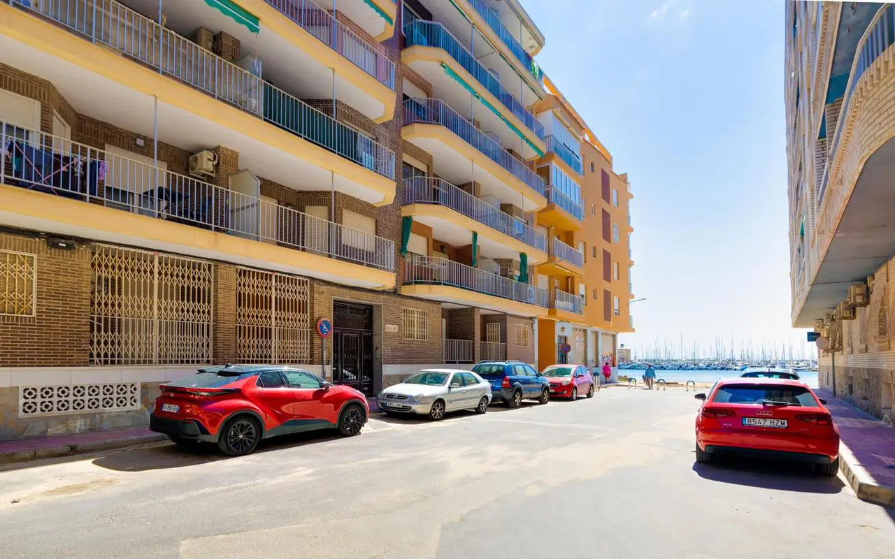 Apartment Of 115 M² In Torrevieja