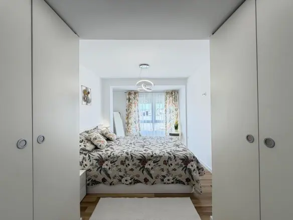 Apartment Of 98 M² With Balcony In Torrevieja, Spain
