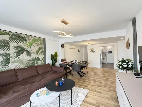 Apartment Of 98 M² With Balcony In Torrevieja, Spain