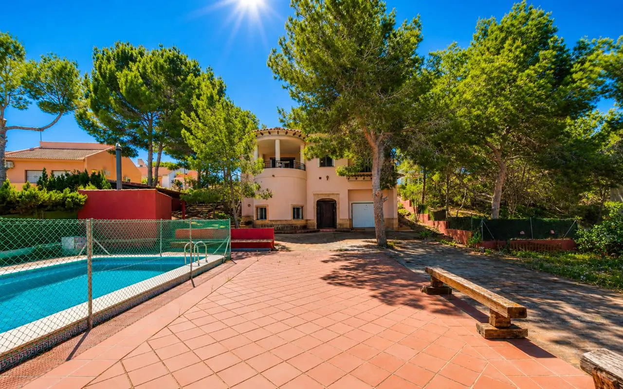 Villa Of 300 M² In San Miguel De Salinas, Spain