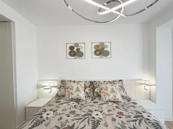 Apartment Of 98 M² With Balcony In Torrevieja, Spain