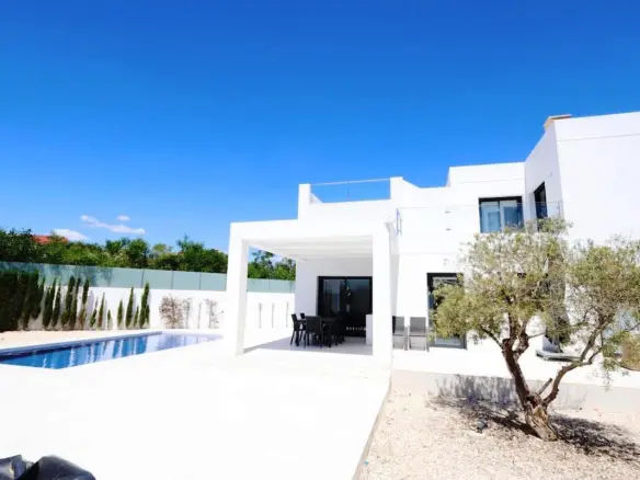 Villa Of 162 M² In Ciudad Quesada