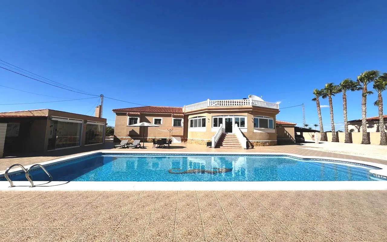 Country House Of 224 M² In Catral, Spain