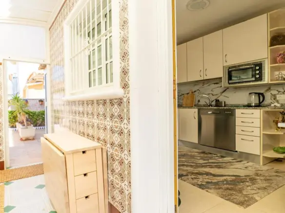 Villa Of 98 M² With Sea Views In Punta Prima, Spain