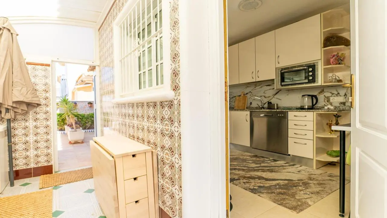 Villa Of 98 M² With Sea Views In Punta Prima, Spain