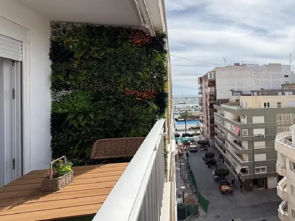 Apartment Of 98 M² With Balcony In Torrevieja, Spain