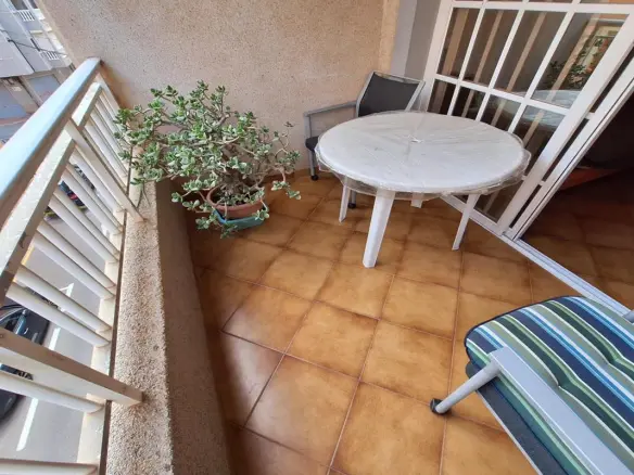 Apartment Of 77 M² With Sea Views In Torrevieja, Spain