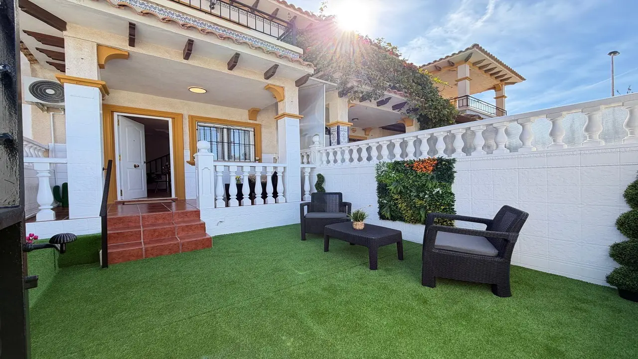 Town House Of 75 M² In Punta Prima, Spain