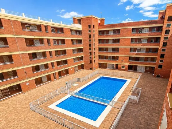Apartment Of 75 M² In Torrevieja, Spain