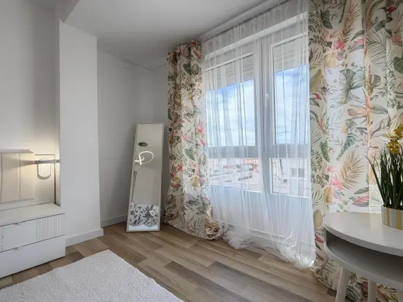 Apartment Of 98 M² With Balcony In Torrevieja, Spain