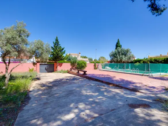 Villa Of 300 M² In San Miguel De Salinas, Spain
