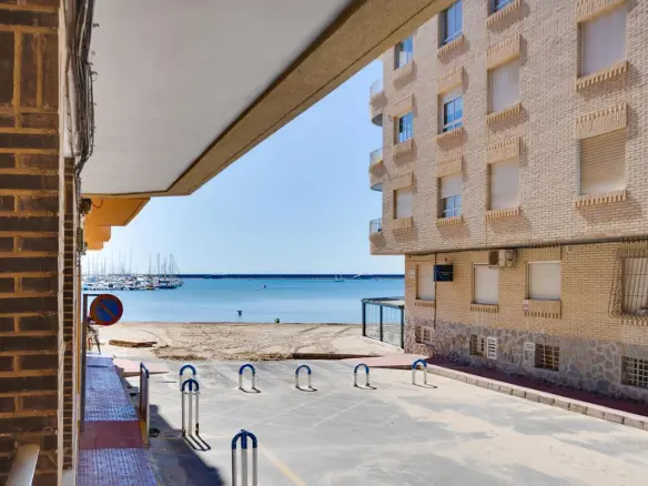 Apartment Of 115 M² In Torrevieja