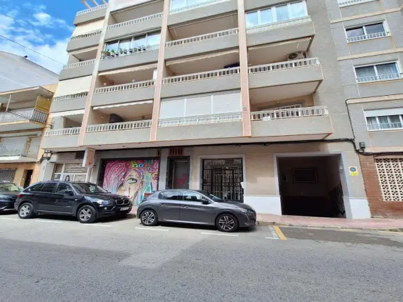 Apartment Of 77 M² With Sea Views In Torrevieja, Spain