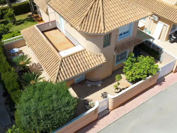 Villa Of 98 M² With Sea Views In Punta Prima, Spain