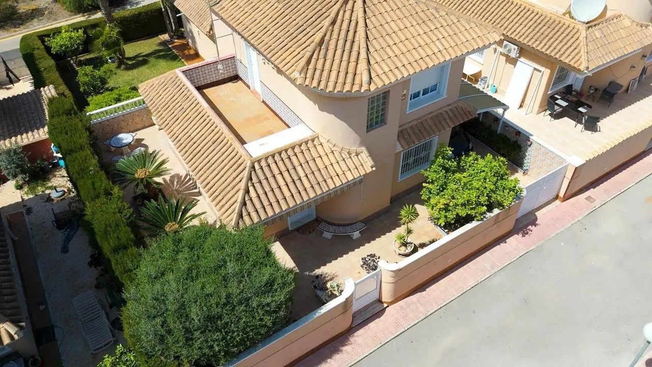 Villa Of 98 M² With Sea Views In Punta Prima, Spain