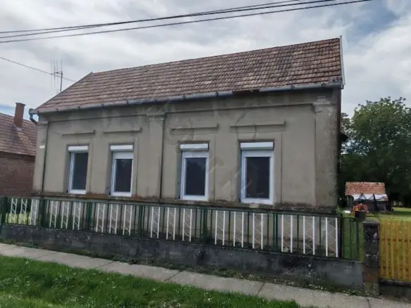 House Of 100 M² With Garden In Szentborbás, Somogy