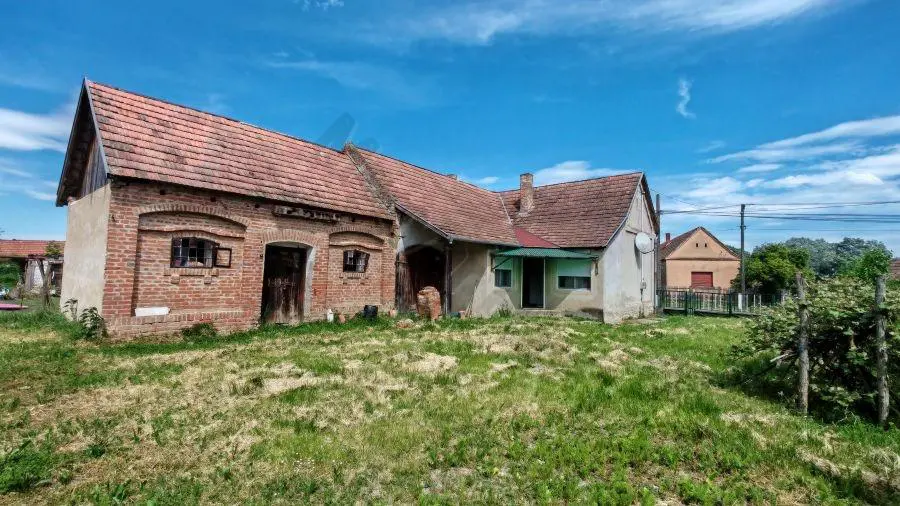 House Of 100 M² With Garden In Szentborbás, Somogy