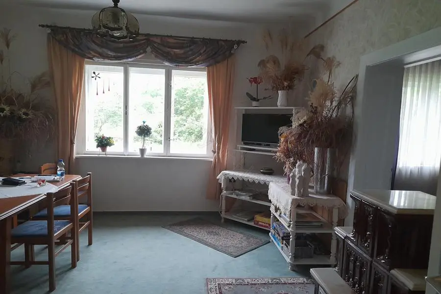 House Of 1000 M² In Szulok