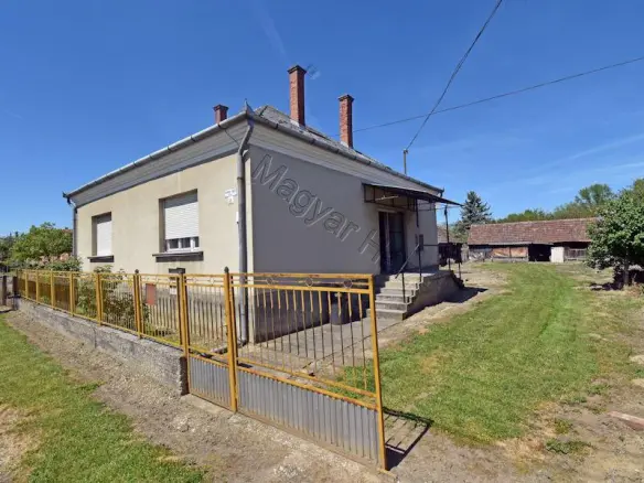 House Of 100 M² With A Garden In Gyékényes, Somogy