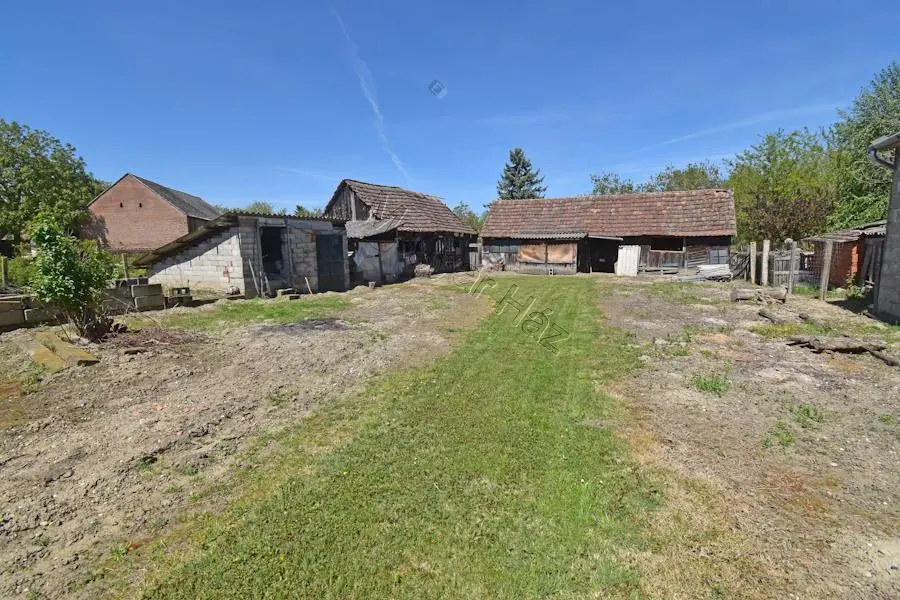 House Of 100 M² With A Garden In Gyékényes, Somogy