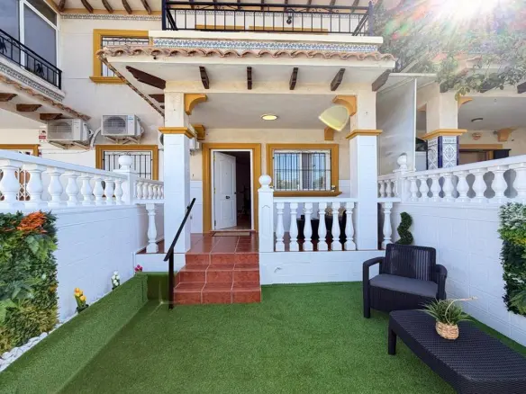 Town House Of 75 M² In Punta Prima, Spain
