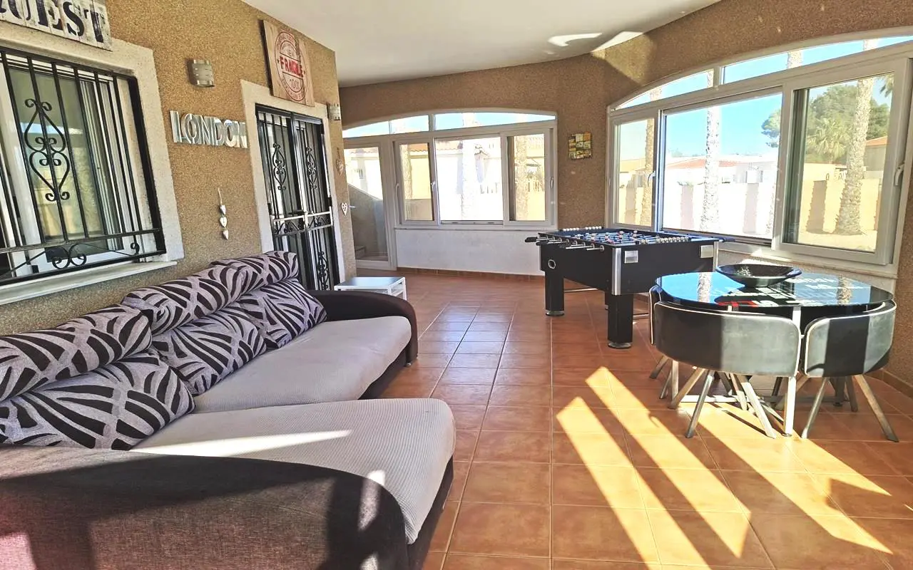 Country House Of 224 M² In Catral, Spain