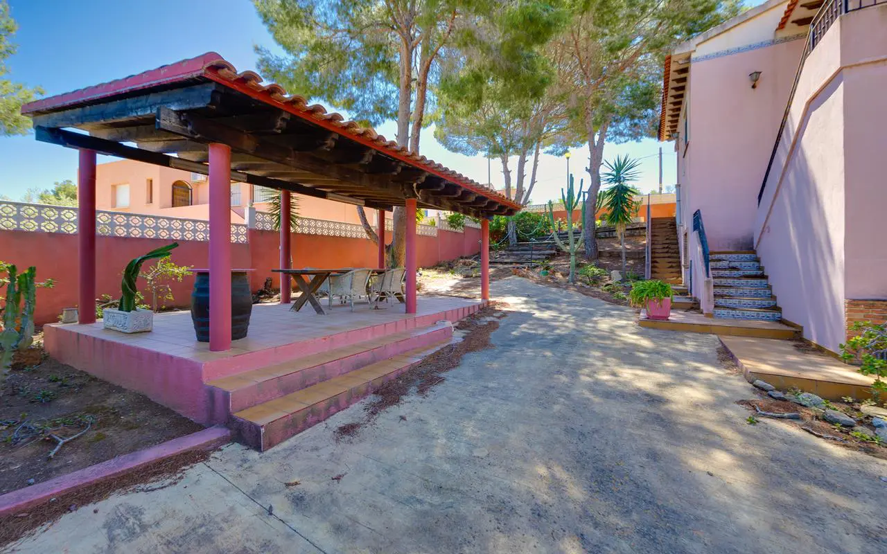 Villa Of 300 M² In San Miguel De Salinas, Spain
