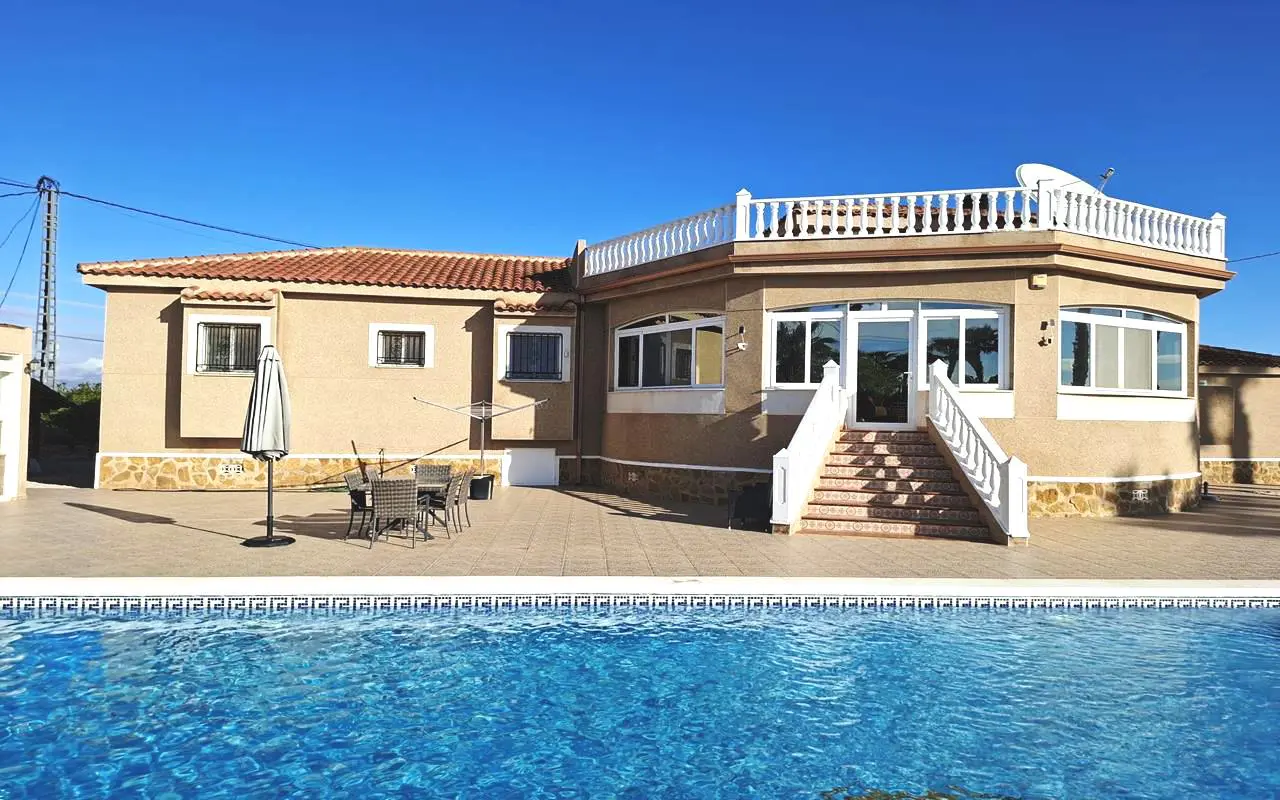 Country House Of 224 M² In Catral, Spain