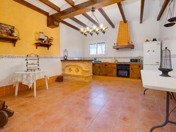 Villa Of 300 M² In San Miguel De Salinas, Spain