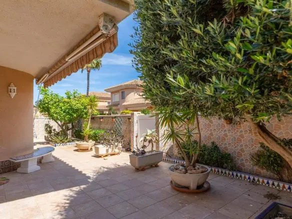 Villa Of 98 M² With Sea Views In Punta Prima, Spain
